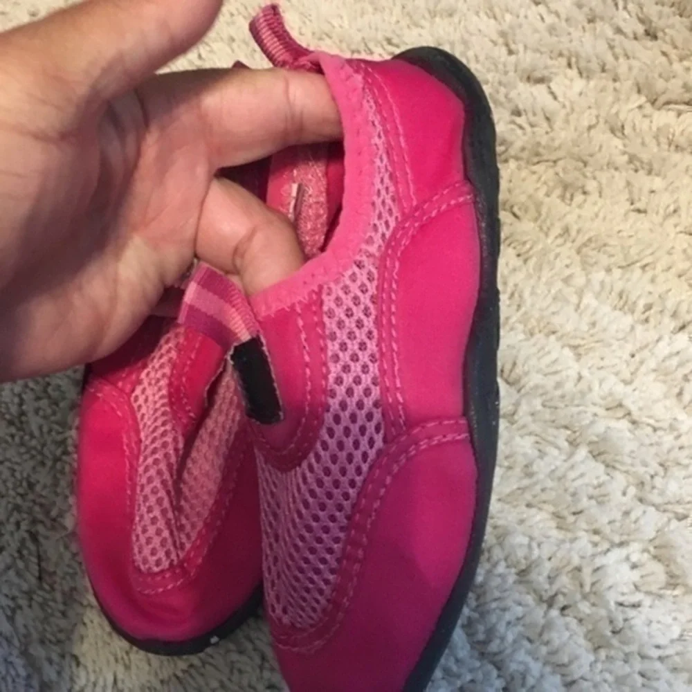 Girls pink water shoes